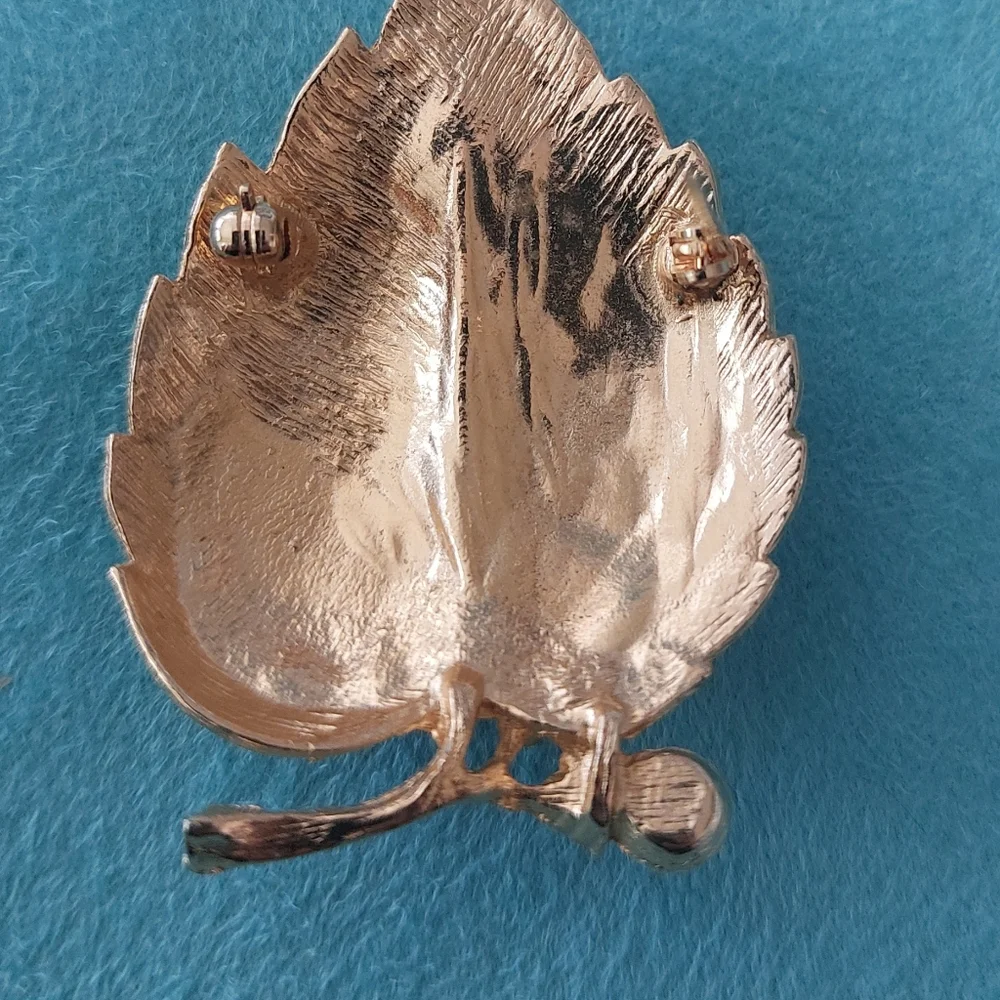 Monkey Figurine Gold-tone Leaf Brooch, Rhinestone Accents & Faux Pearl, Estate
